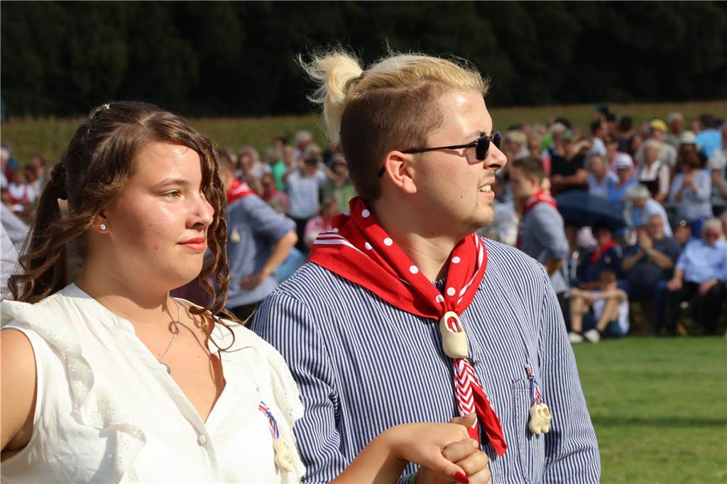 Eindrücke vom Aufmarsch der Trachtenschützengilde Üfte-Overbeck auf der Festwiese in Schermbeck