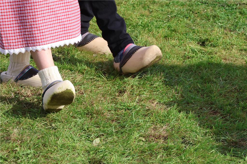 Eindrücke vom Aufmarsch der Trachtenschützengilde Üfte-Overbeck auf der Festwiese in Schermbeck