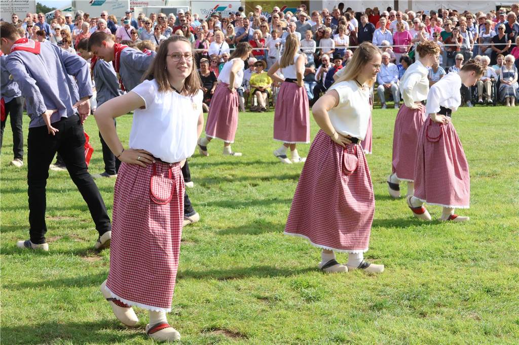 Eindrücke vom Aufmarsch der Trachtenschützengilde Üfte-Overbeck auf der Festwiese in Schermbeck