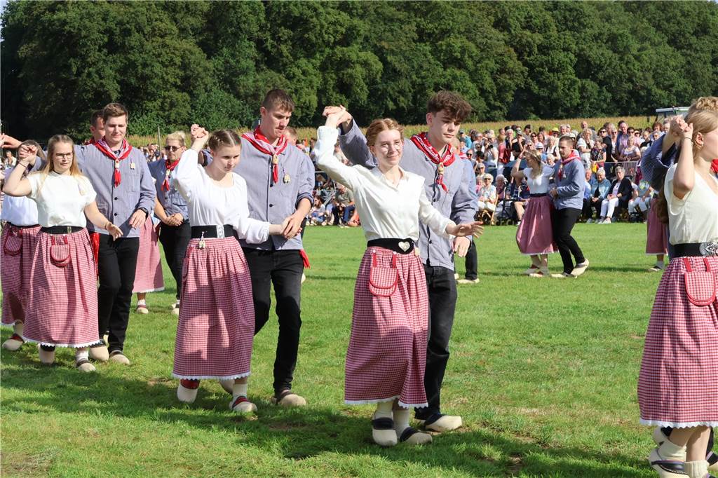 Eindrücke vom Aufmarsch der Trachtenschützengilde Üfte-Overbeck auf der Festwiese in Schermbeck