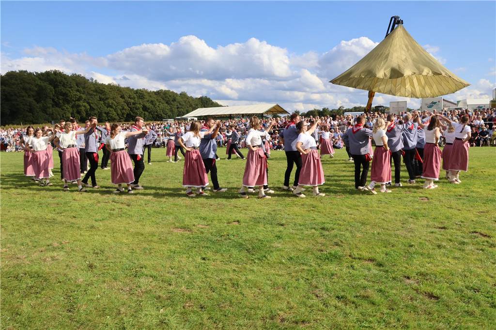 Eindrücke vom Aufmarsch der Trachtenschützengilde Üfte-Overbeck auf der Festwiese in Schermbeck