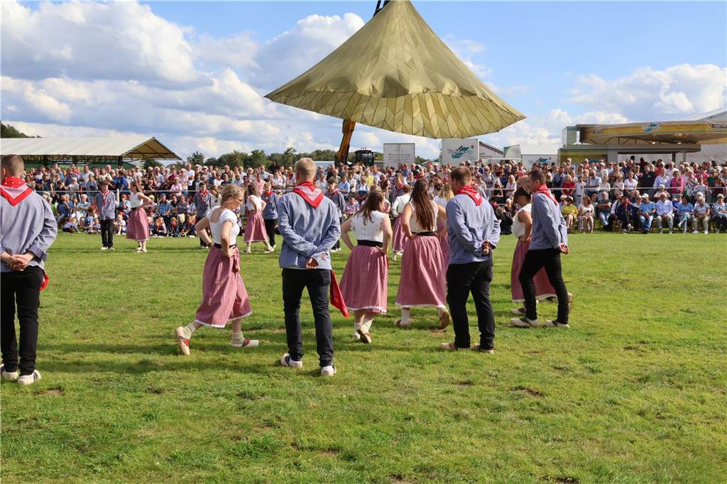 Eindrücke vom Aufmarsch der Trachtenschützengilde Üfte-Overbeck auf der Festwiese in Schermbeck