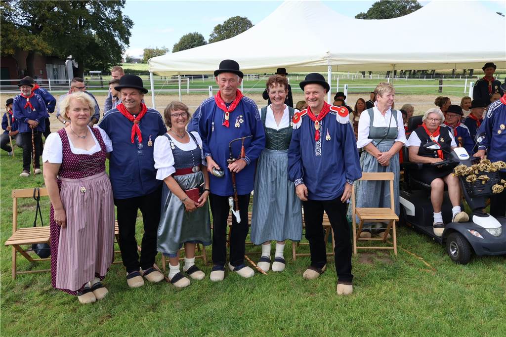 Eindrücke vom Aufmarsch der Trachtenschützengilde Üfte-Overbeck auf der Festwiese in Schermbeck