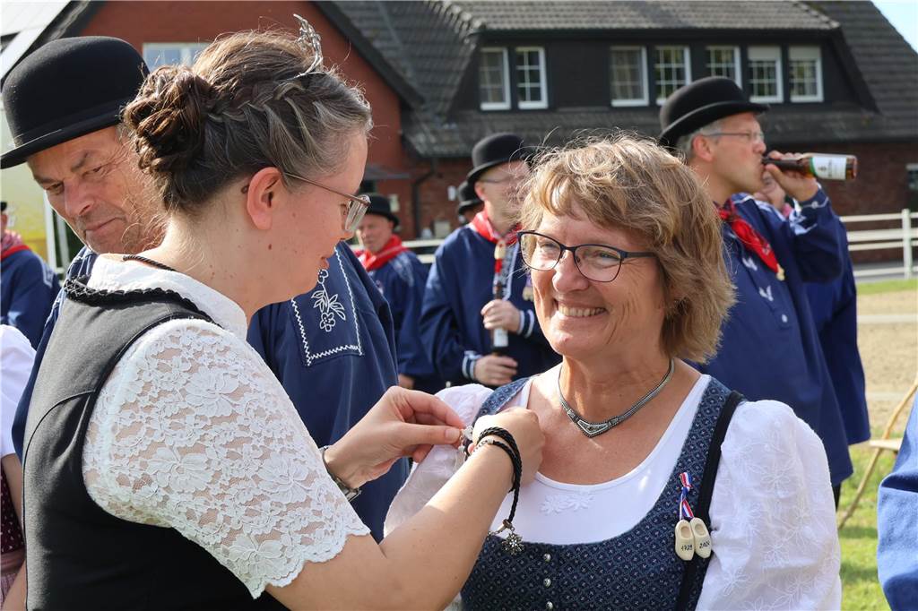 Eindrücke vom Aufmarsch der Trachtenschützengilde Üfte-Overbeck auf der Festwiese in Schermbeck