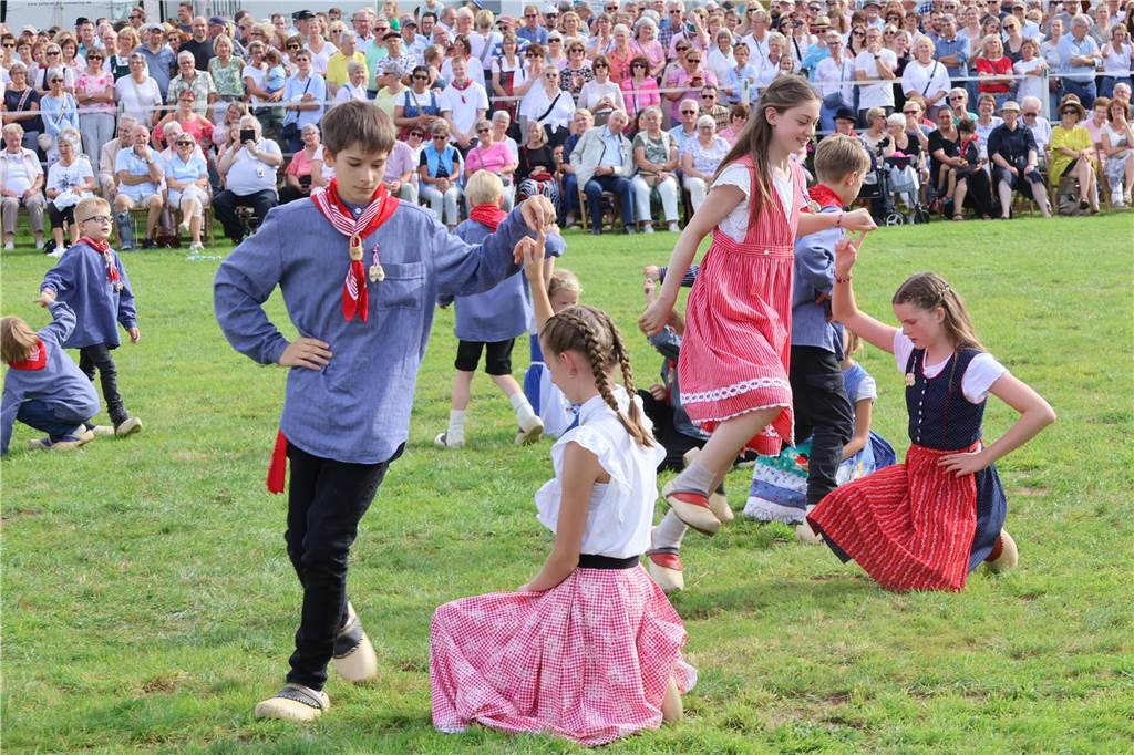 Eindrücke vom Aufmarsch der Trachtenschützengilde Üfte-Overbeck auf der Festwiese in Schermbeck