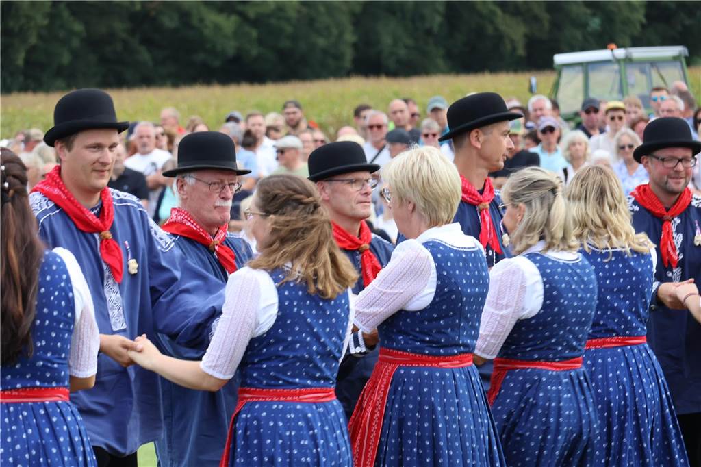Eindrücke vom Aufmarsch der Trachtenschützengilde Üfte-Overbeck auf der Festwiese in Schermbeck