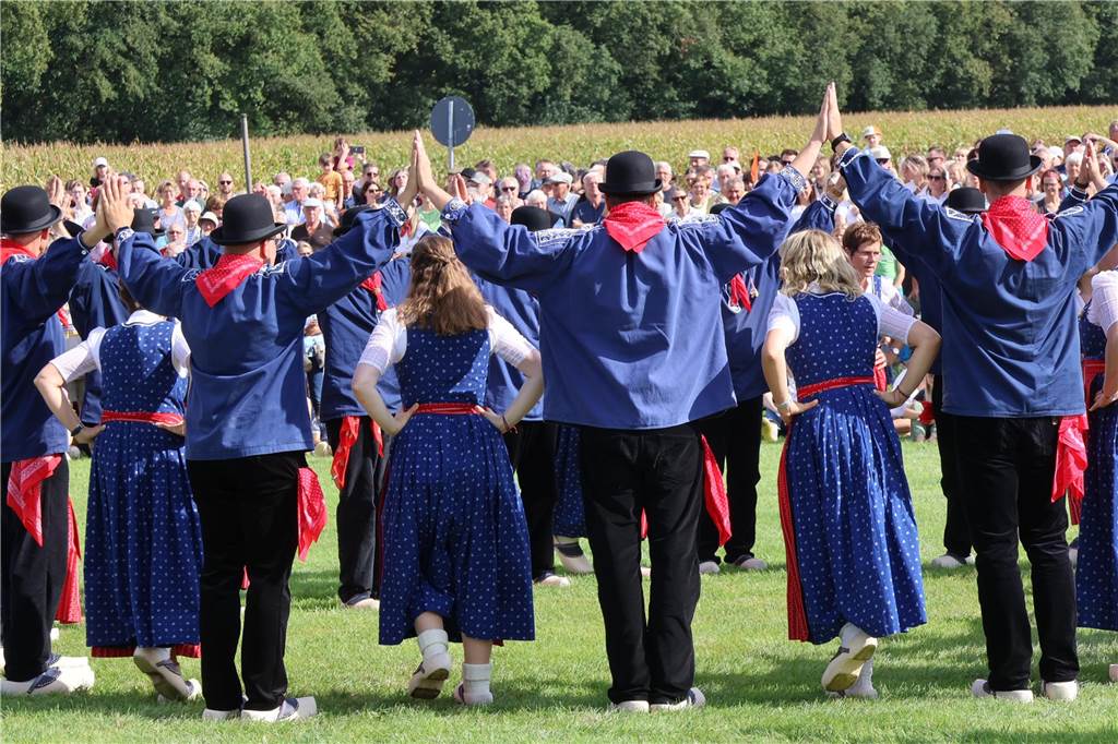 Eindrücke vom Aufmarsch der Trachtenschützengilde Üfte-Overbeck auf der Festwiese in Schermbeck