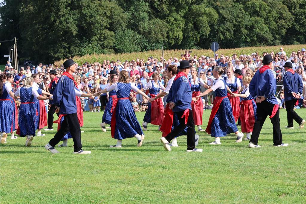 Eindrücke vom Aufmarsch der Trachtenschützengilde Üfte-Overbeck auf der Festwiese in Schermbeck