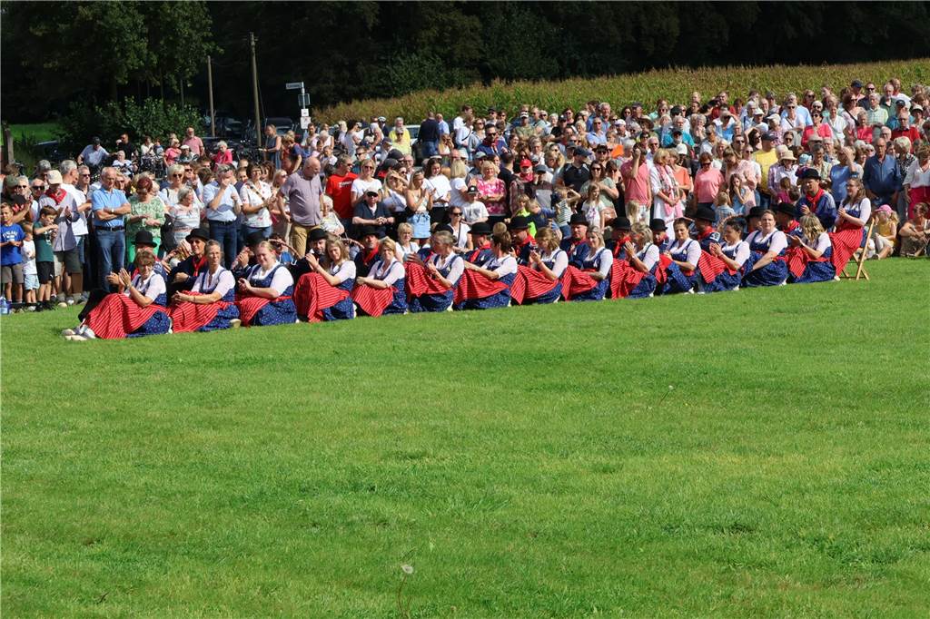 Eindrücke vom Aufmarsch der Trachtenschützengilde Üfte-Overbeck auf der Festwiese in Schermbeck
