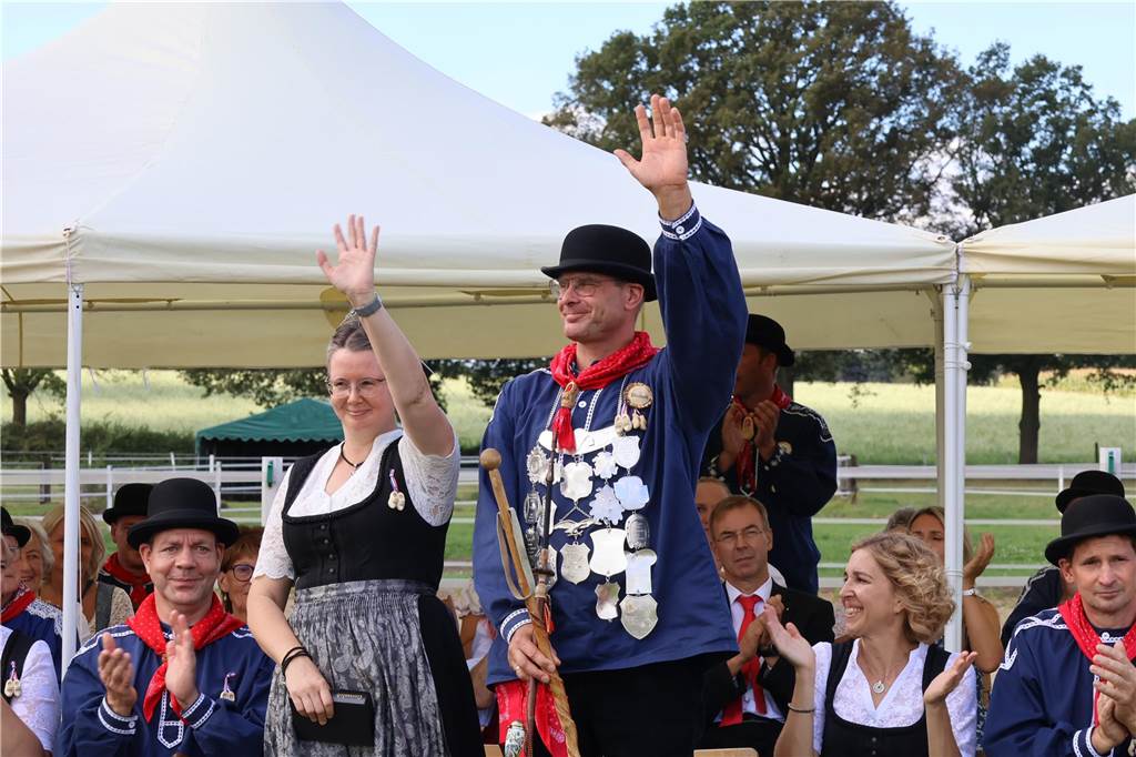 Eindrücke vom Aufmarsch der Trachtenschützengilde Üfte-Overbeck auf der Festwiese in Schermbeck