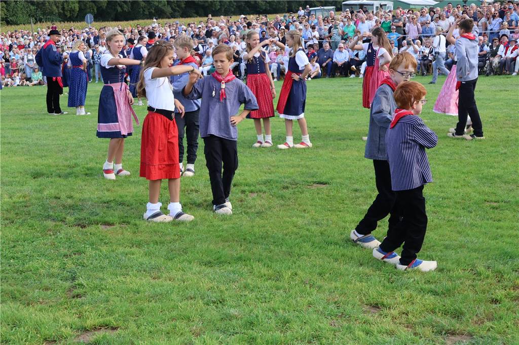 Eindrücke vom Aufmarsch der Trachtenschützengilde Üfte-Overbeck auf der Festwiese in Schermbeck