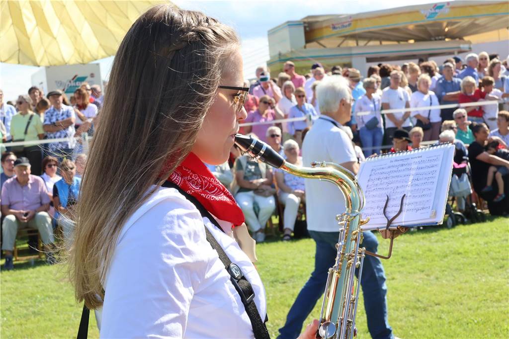 Eindrücke vom Aufmarsch der Trachtenschützengilde Üfte-Overbeck auf der Festwiese in Schermbeck