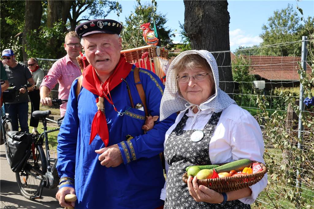 Eindrücke vom Aufmarsch der Trachtenschützengilde Üfte-Overbeck auf der Festwiese in Schermbeck