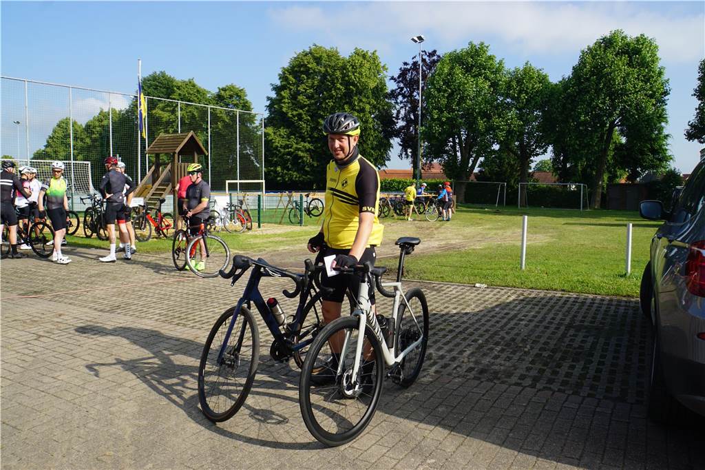 Eindrücke vom den Starts der Radtouristikfahrt in Herbern