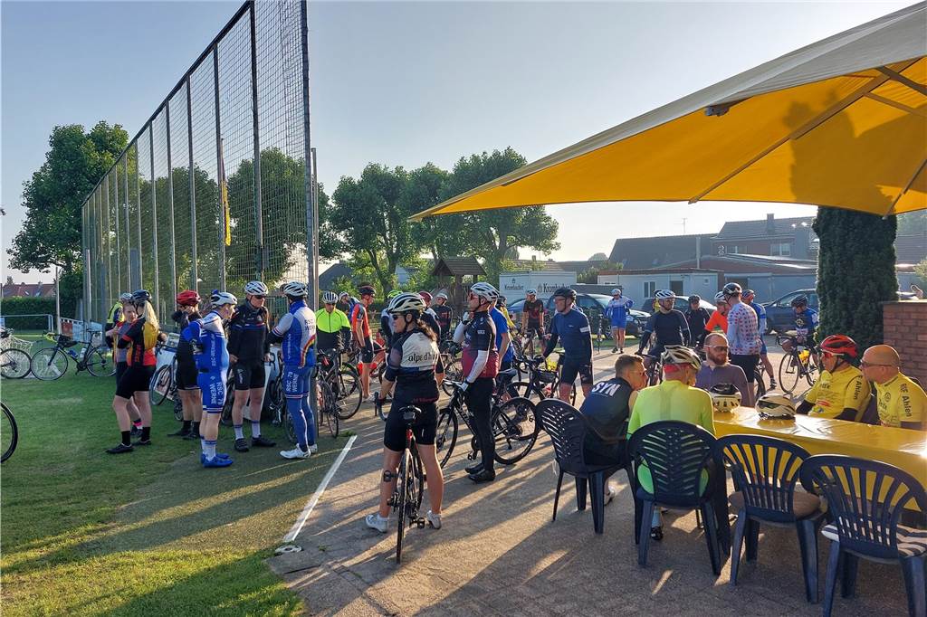 Eindrücke vom den Starts der Radtouristikfahrt in Herbern