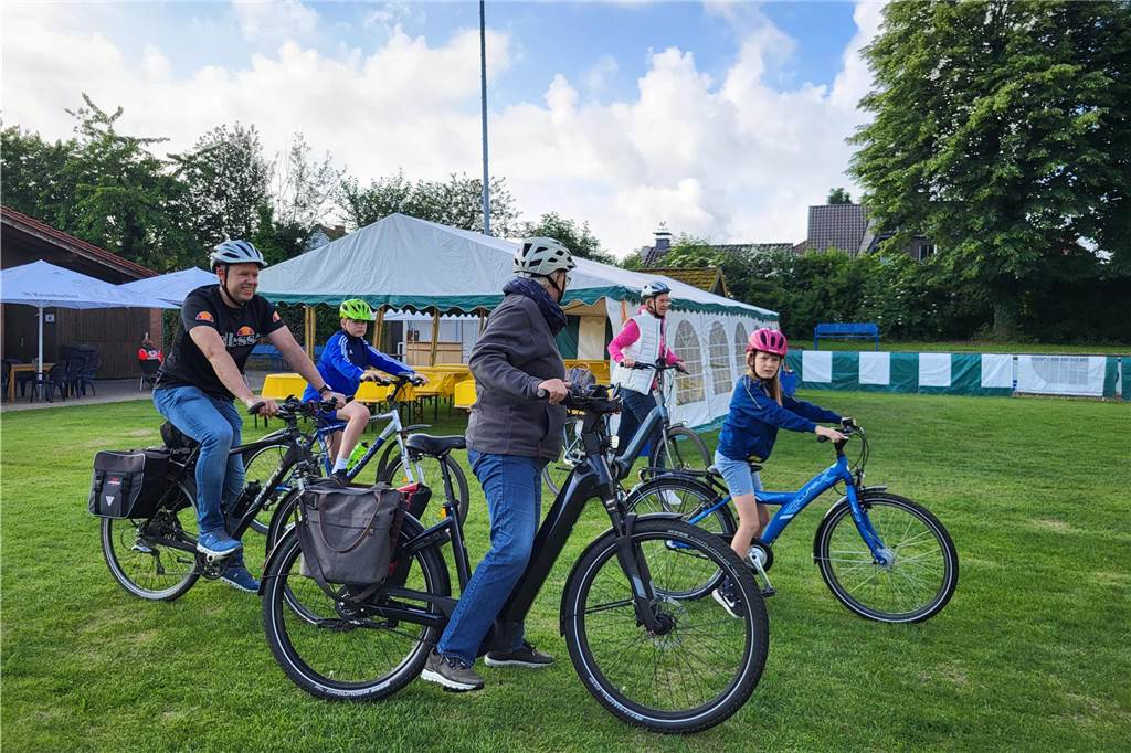 Eindrücke vom den Starts der Radtouristikfahrt in Herbern