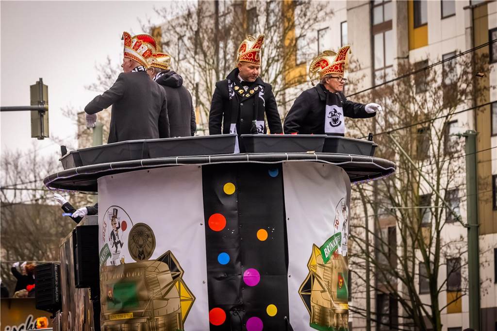 Eindrücke vom Dortmunder Rosenmontagszug 2023 in der Nordstadt