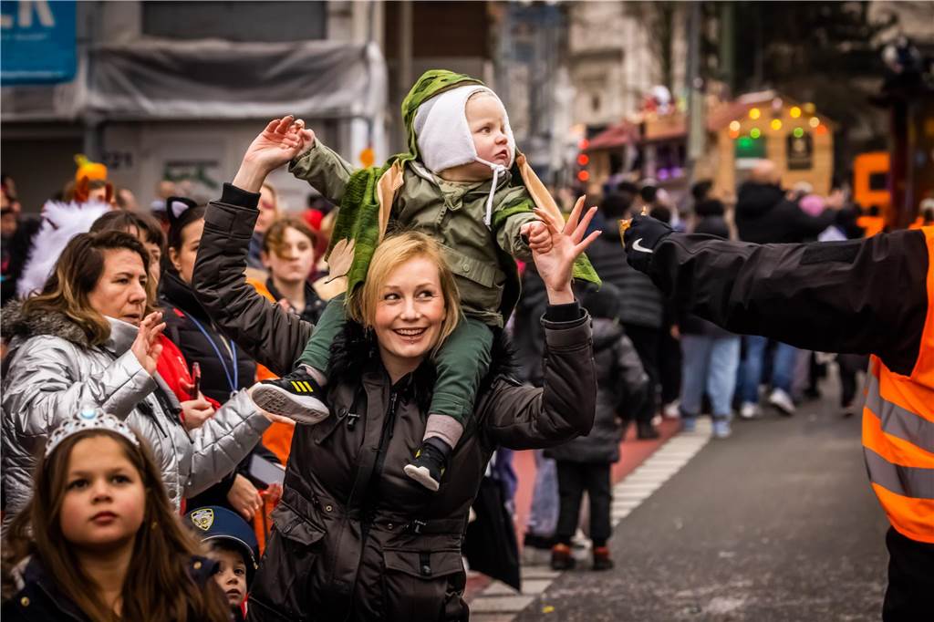 Eindrücke vom Dortmunder Rosenmontagszug 2023 in der Nordstadt