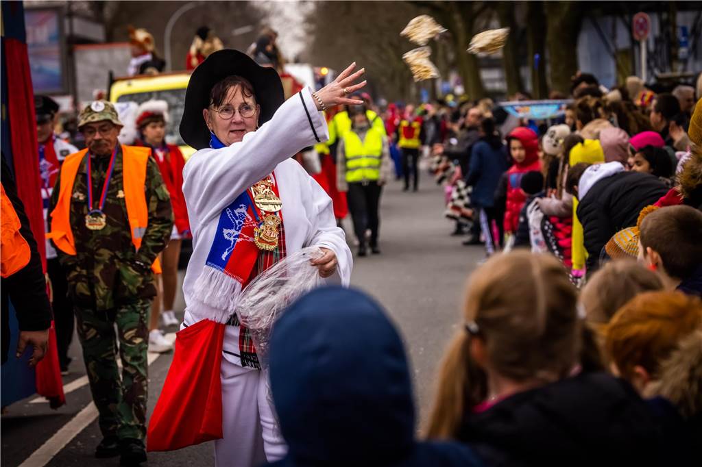 Eindrücke vom Dortmunder Rosenmontagszug 2023 in der Nordstadt