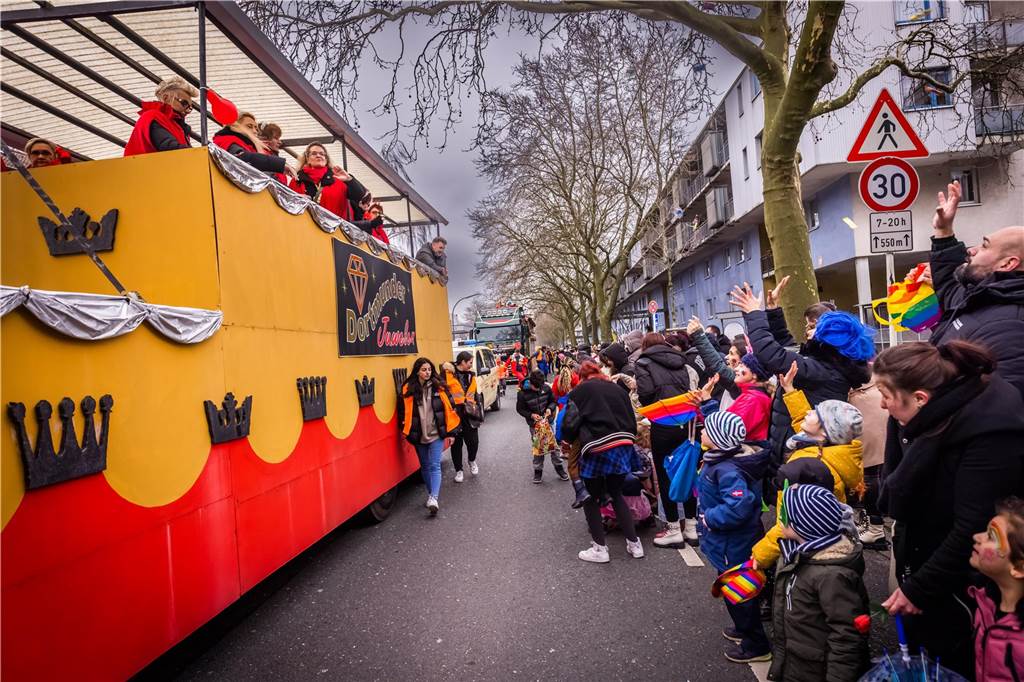 Eindrücke vom Dortmunder Rosenmontagszug 2023 in der Nordstadt