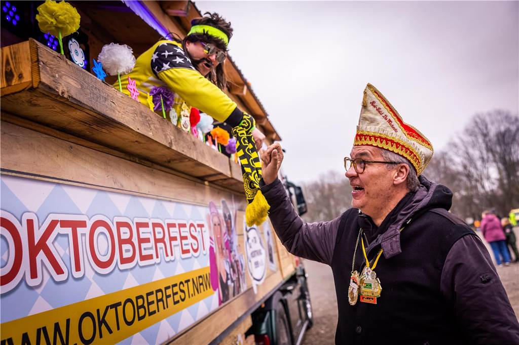 Eindrücke vom Dortmunder Rosenmontagszug 2023 in der Nordstadt