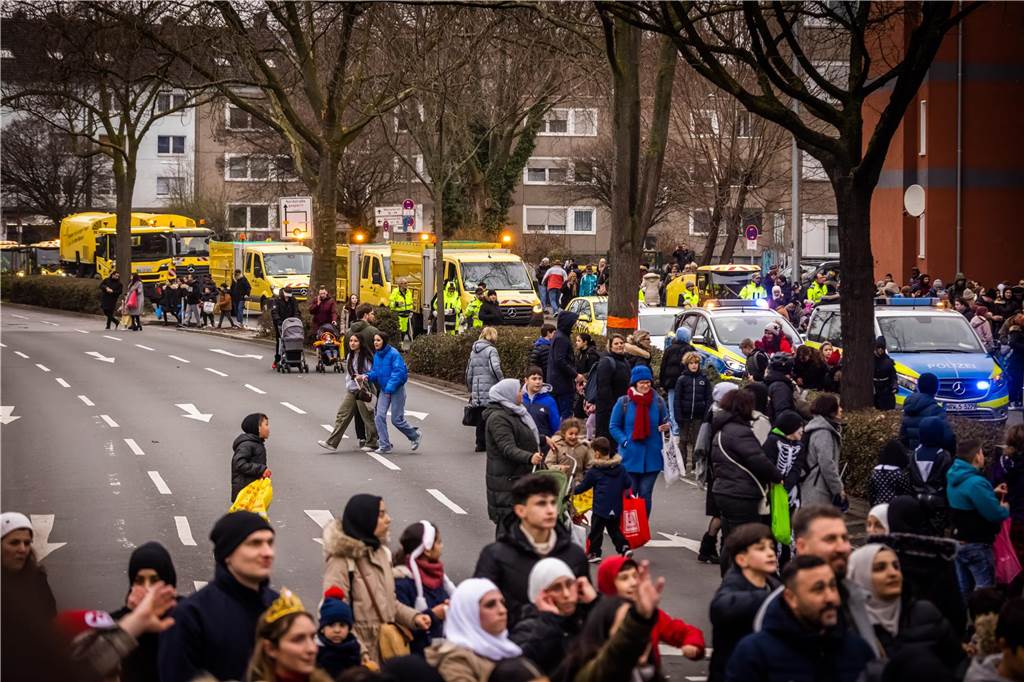 Eindrücke vom Dortmunder Rosenmontagszug 2023 in der Nordstadt