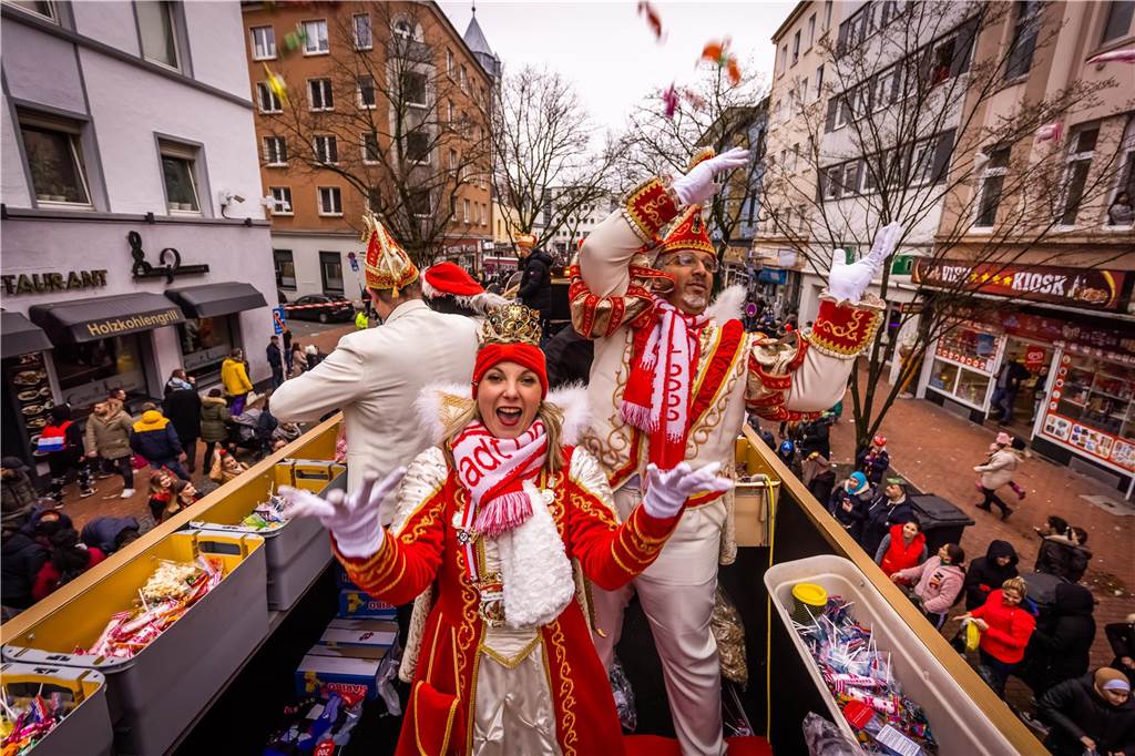 Eindrücke vom Dortmunder Rosenmontagszug 2023 in der Nordstadt