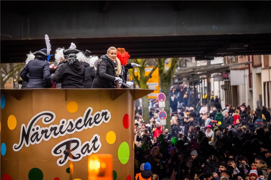 Eindrücke vom Dortmunder Rosenmontagszug 2023 in der Nordstadt