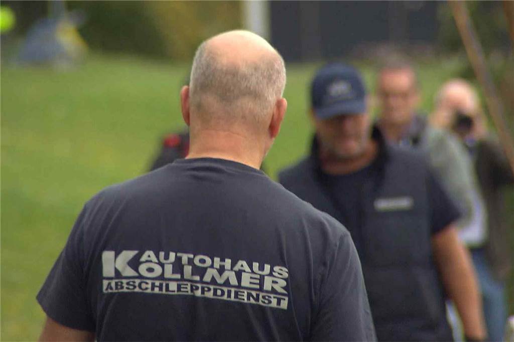 Eindrücke vom Einsatz am Horstmarer See, in dem der Shuttlebus versenkt worden ist