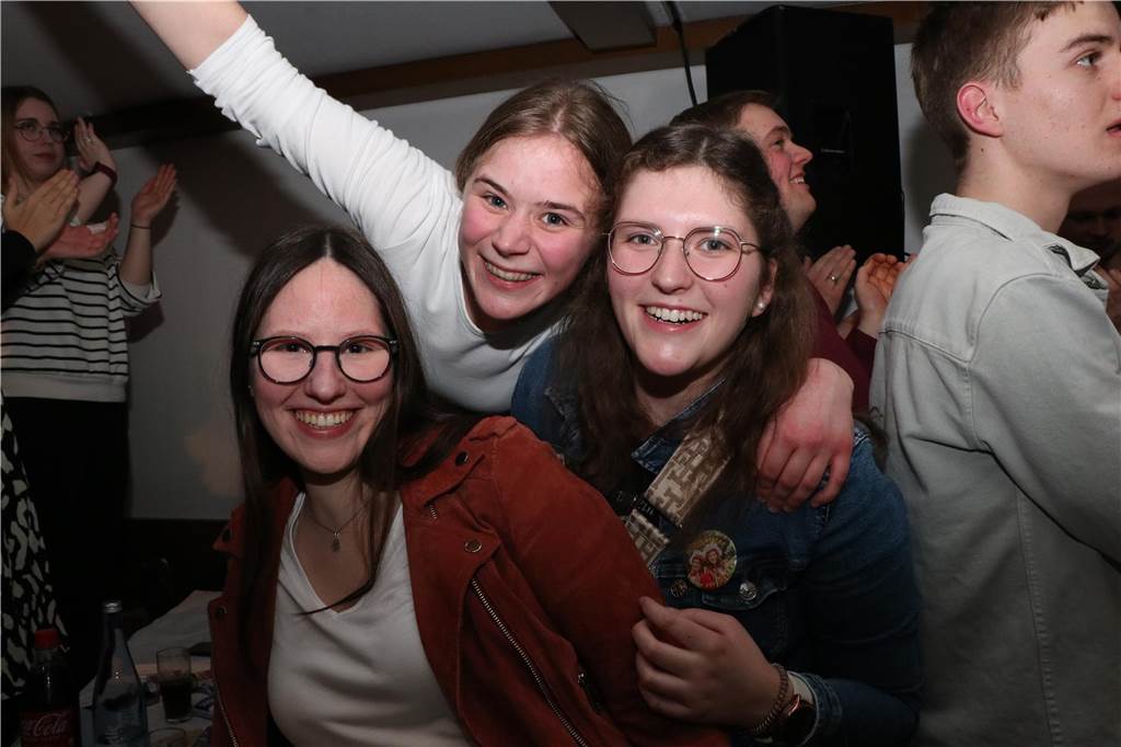 Eindrücke vom ersten Büttabend der Burggeister