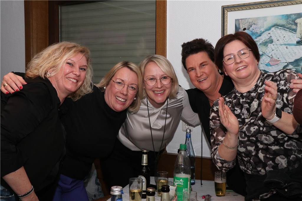 Eindrücke vom ersten Büttabend der Burggeister
