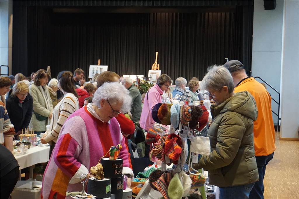 Eindrücke vom ersten Kreativmarkt "DAHbastelei" in Herbern am Sonntag (17.11).