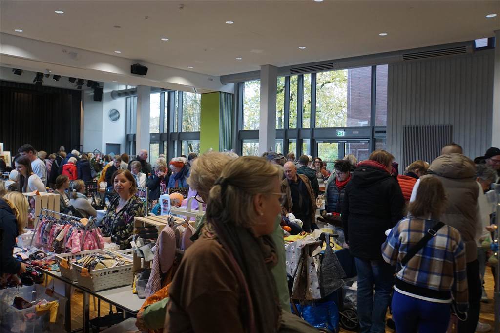 Eindrücke vom ersten Kreativmarkt "DAHbastelei" in Herbern am Sonntag (17.11).