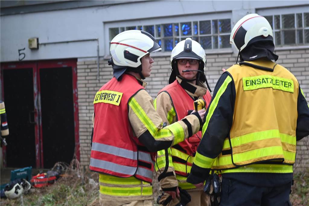 Eindrücke vom Feuerwehreinsatz in der ehemaligen Realschule an der Bismarckstraße in Hervest.