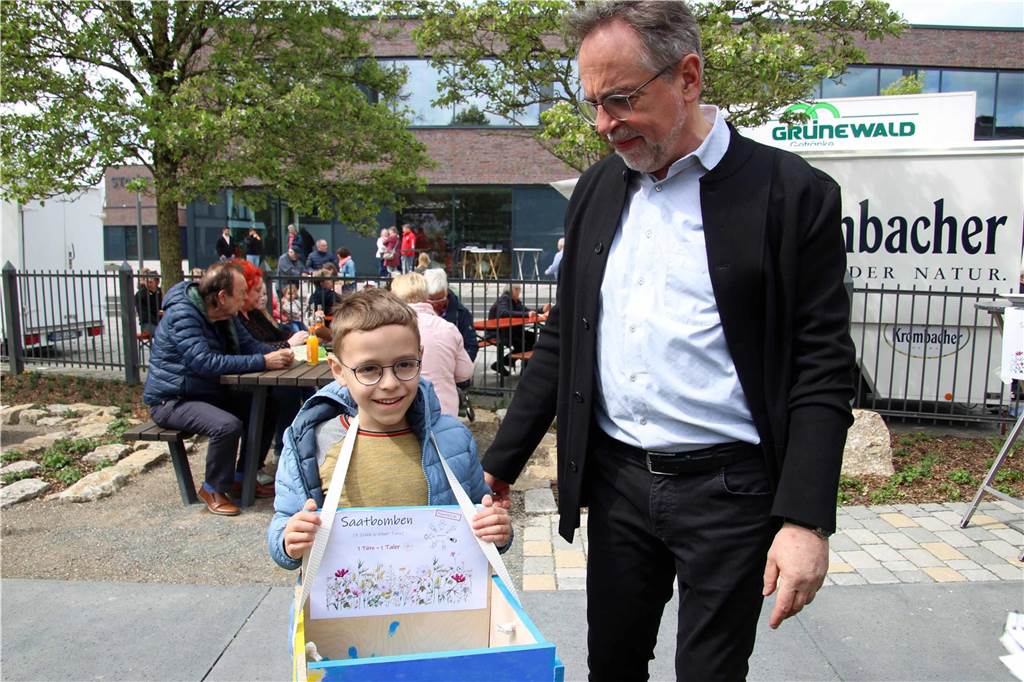 Eindrücke vom Gottesdienst im Gartenpark und dem Gemeindefest in und an der Christuskirche.