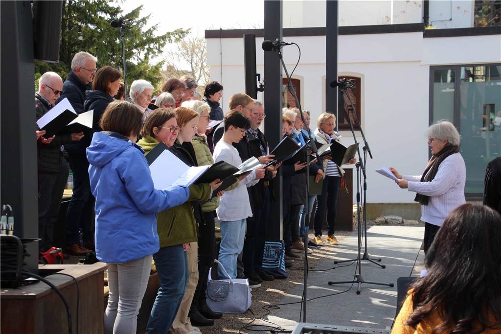 Eindrücke vom Gottesdienst im Gartenpark und dem Gemeindefest in und an der Christuskirche.