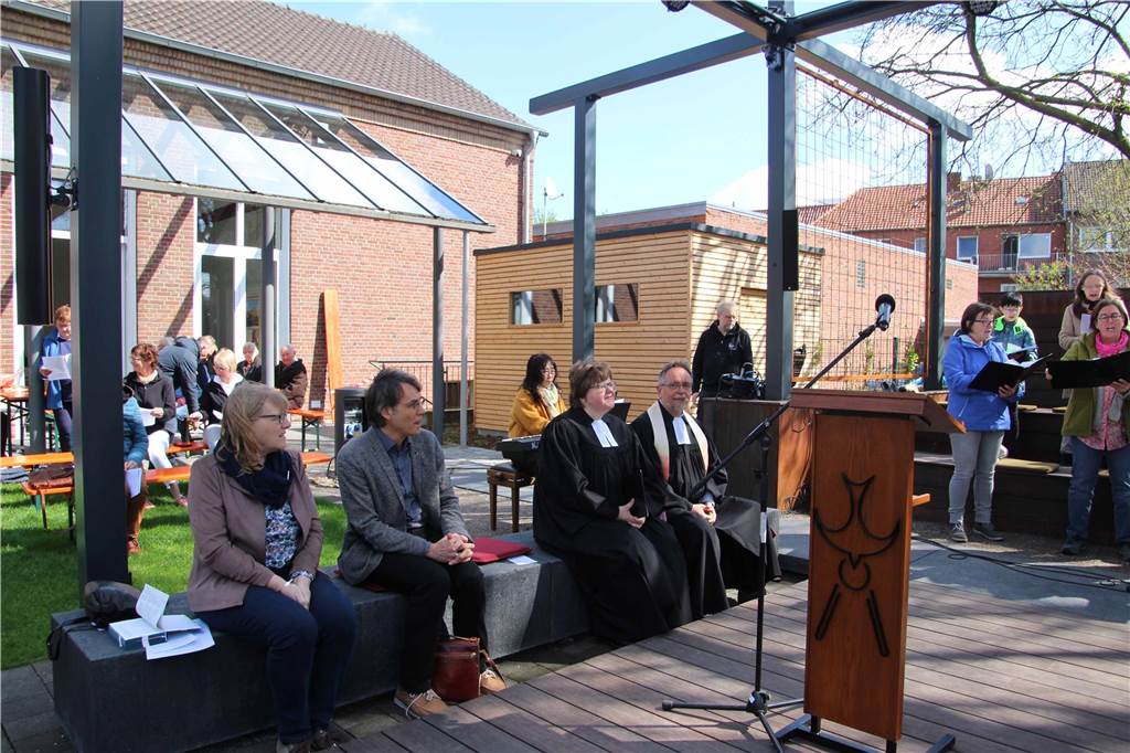 Eindrücke vom Gottesdienst im Gartenpark und dem Gemeindefest in und an der Christuskirche.