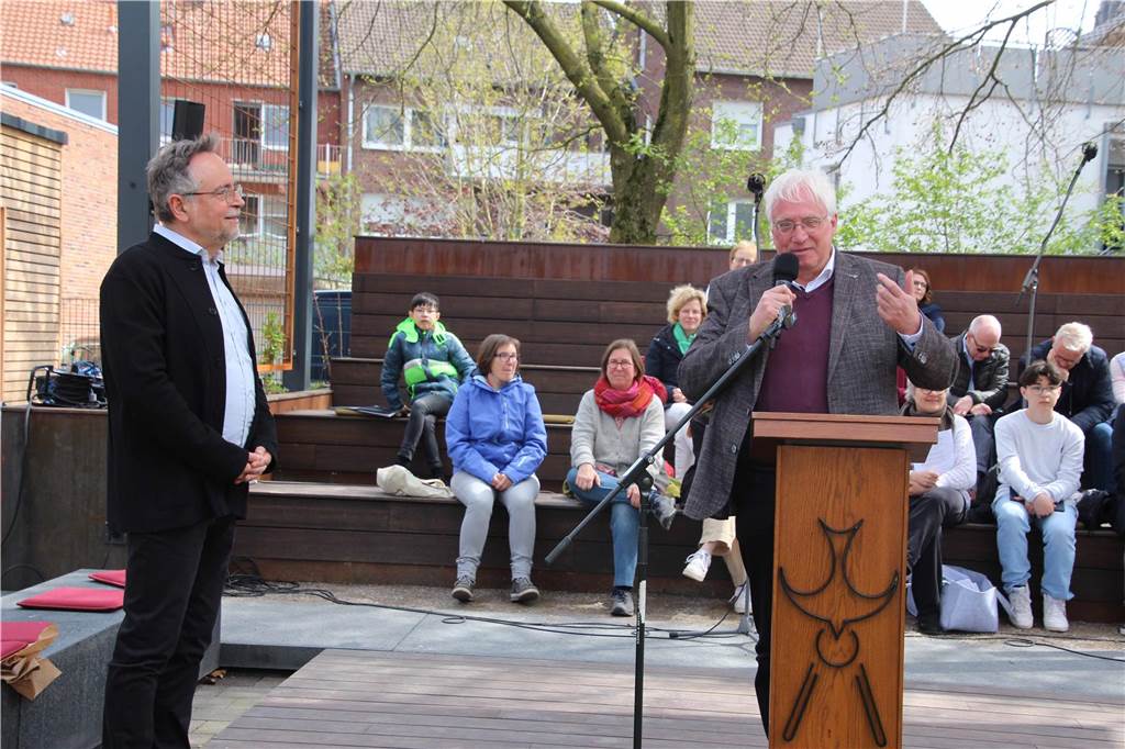 Eindrücke vom Gottesdienst im Gartenpark und dem Gemeindefest in und an der Christuskirche.
