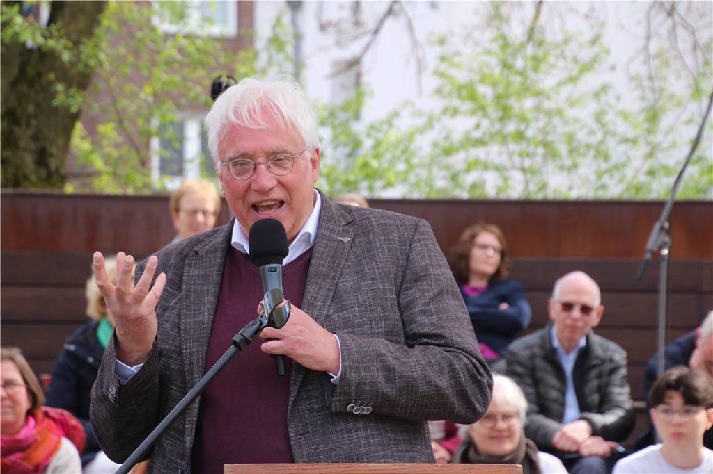 Eindrücke vom Gottesdienst im Gartenpark und dem Gemeindefest in und an der Christuskirche.