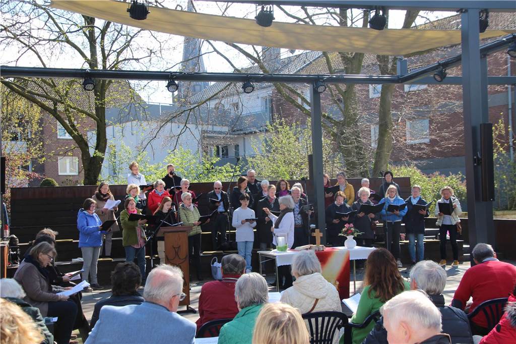 Eindrücke vom Gottesdienst im Gartenpark und dem Gemeindefest in und an der Christuskirche.