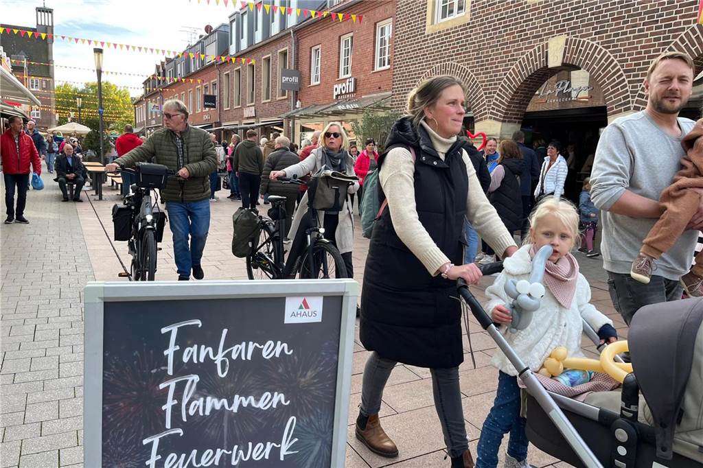 Viele Fotos vom Herbstmarkt in Ahaus: Ein Bummel durch die volle Innenstadt
