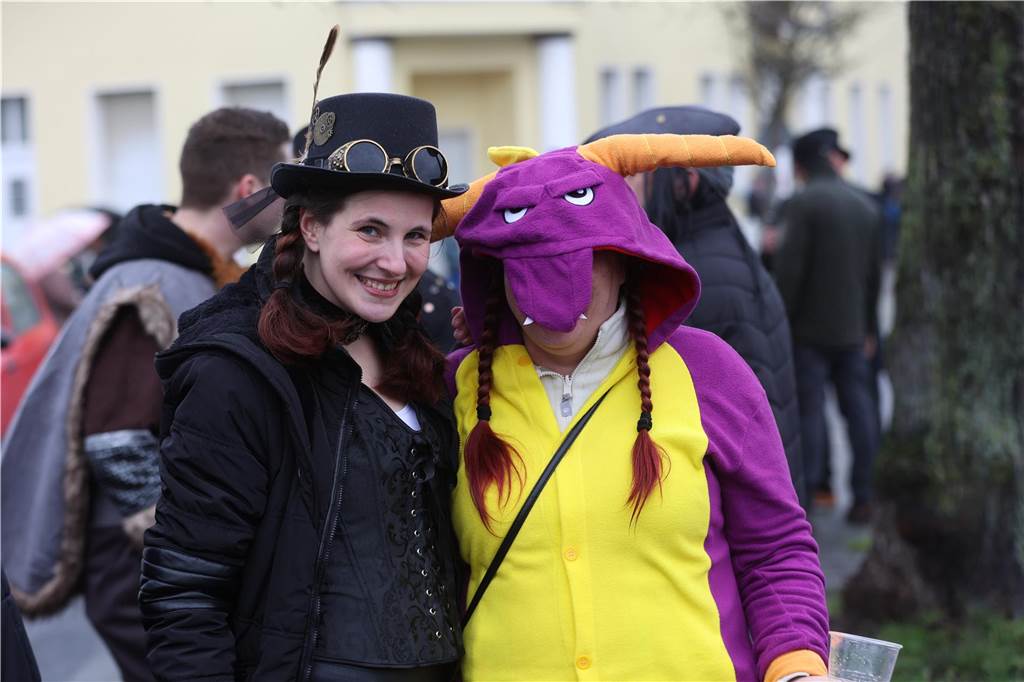 Karnevalsumzug 2023 in Selm: Viele Fotos von den Zuschauerinnen und Zuschauer Eindrücke vom Karnevalsumzug 2023 in Selm