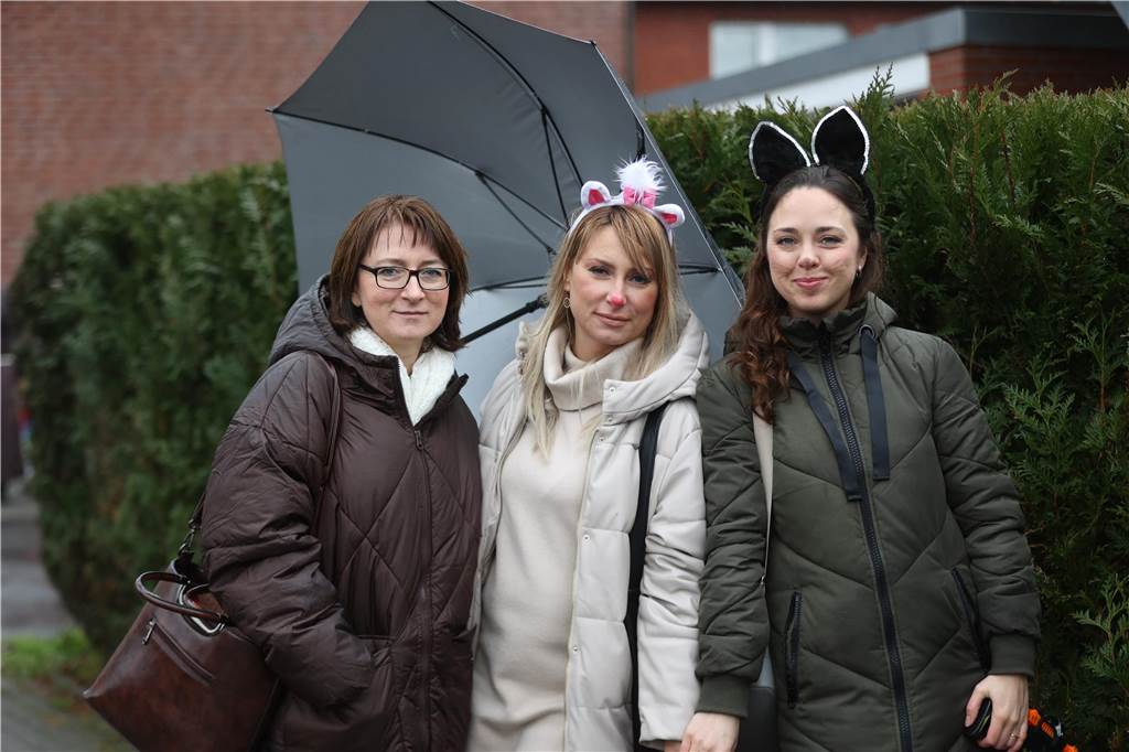 Karnevalsumzug 2023 in Selm: Viele Fotos von den Zuschauerinnen und Zuschauer Eindrücke vom Karnevalsumzug 2023 in Selm