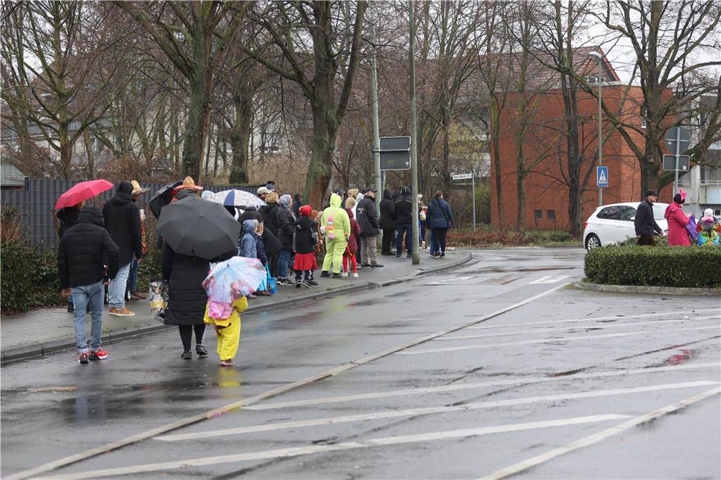 Karnevalsumzug 2023 in Selm: Viele Fotos von den Zuschauerinnen und Zuschauer Eindrücke vom Karnevalsumzug 2023 in Selm