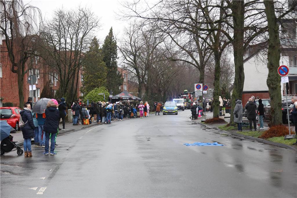 Karnevalsumzug 2023 in Selm: Viele Fotos von den Zuschauerinnen und Zuschauer Eindrücke vom Karnevalsumzug 2023 in Selm