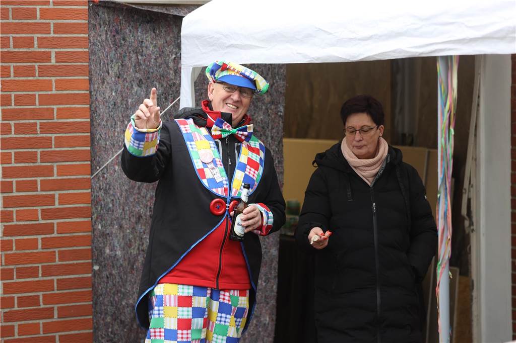 Karnevalsumzug 2023 in Selm: Viele Fotos von den Zuschauerinnen und Zuschauer Eindrücke vom Karnevalsumzug 2023 in Selm