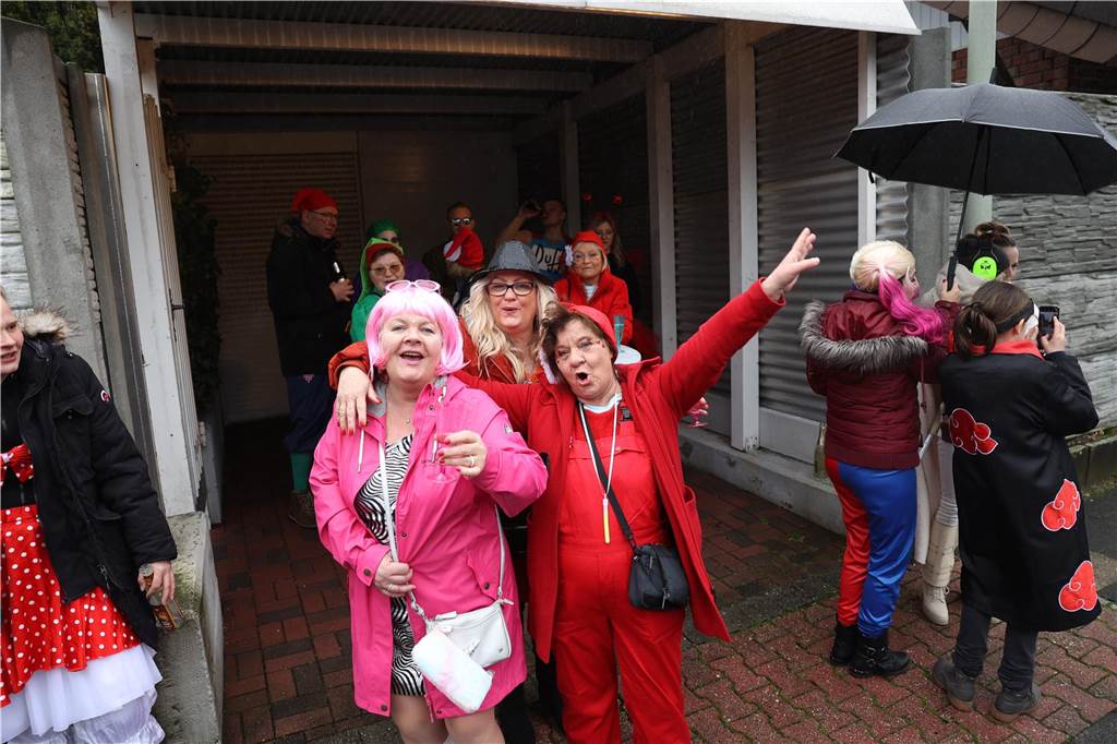 Karnevalsumzug 2023 in Selm: Viele Fotos von den Zuschauerinnen und Zuschauer Eindrücke vom Karnevalsumzug 2023 in Selm