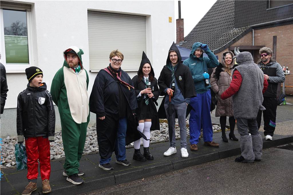 Karnevalsumzug 2023 in Selm: Viele Fotos von den Zuschauerinnen und Zuschauer Eindrücke vom Karnevalsumzug 2023 in Selm