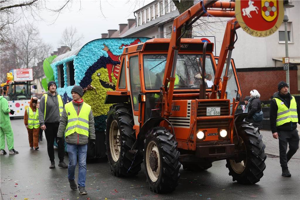 Karnevalsumzug 2023 in Selm: Viele Fotos von den Wagen und Fußgruppen Eindrücke vom Karnevalsumzug 2023 in Selm