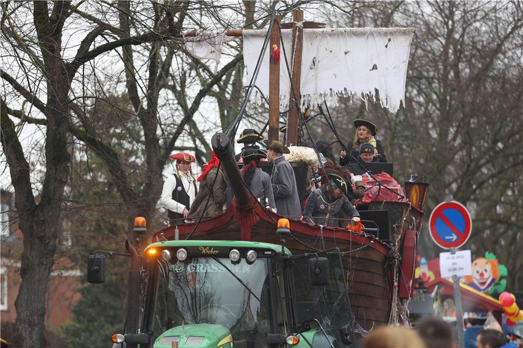 Karnevalsumzug 2023 in Selm: Viele Fotos von den Wagen und Fußgruppen Eindrücke vom Karnevalsumzug 2023 in Selm